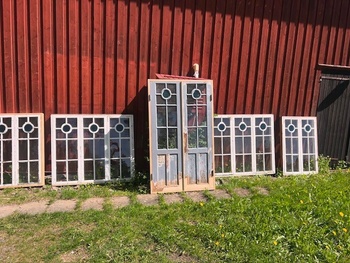 Glasveranda med karm, finns på överjärva