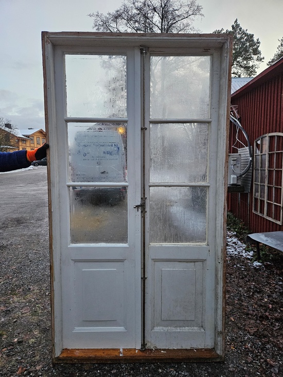 Pardörr med glas och kram, 130x238cm, finns på Överjärva